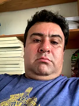 EmilianoGt online show from 10/08/25, 04:40