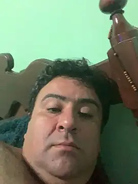 Snapshot of EmilianoGt chatting on 10/23/25, 02:21 EmilianoGt online show from 10/23/25, 02:21