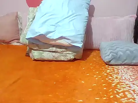 miss melis online show from 12/15/25, 04:51