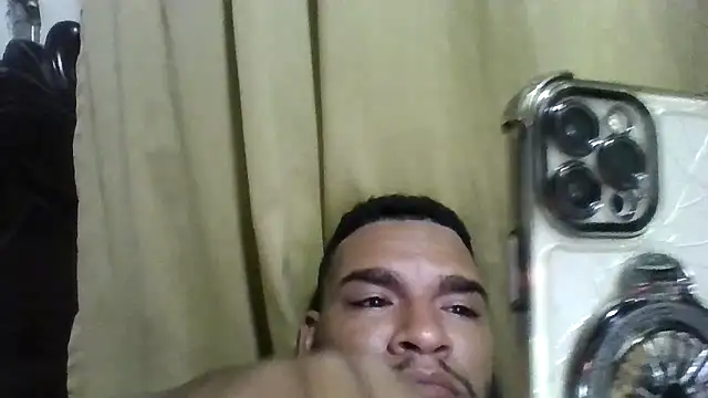 Snapshot of Yeisonvadques26 chatting on 03/02/26, 02:23 Yeisonvadques26 online show from 03/02/26, 02:23