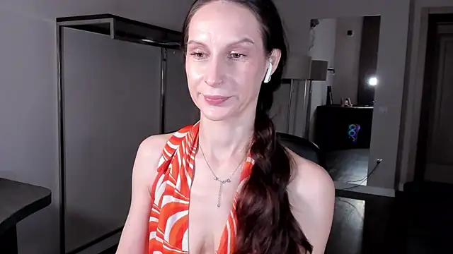 Snapshot of Mila_Anders chatting on 01/19/26, 05:44 Mila Anders online show from 01/19/26, 05:44