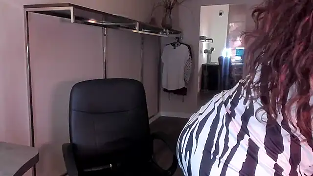 Mila Anders online show from 05/15/26, 04:43