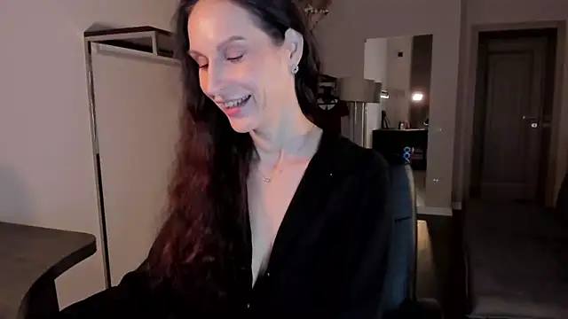 Snapshot of Mila_Anders chatting on 12/22/25, 05:51 Mila Anders online show from 12/22/25, 05:51