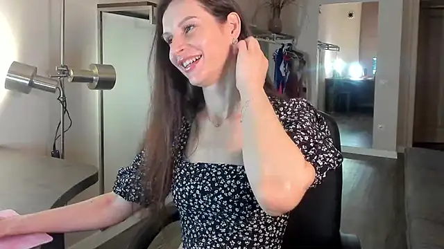 Snapshot of Mila_Anders chatting on 06/25/26, 05:12 Mila Anders online show from 06/25/26, 05:12