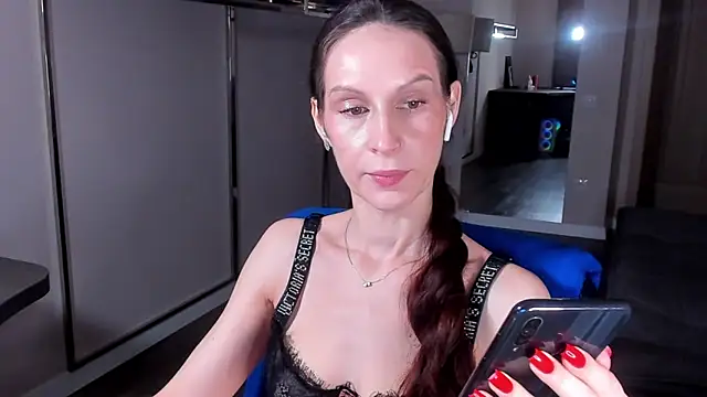 Snapshot of Mila_Anders chatting on 02/25/26, 05:29 Mila Anders online show from 02/25/26, 05:29