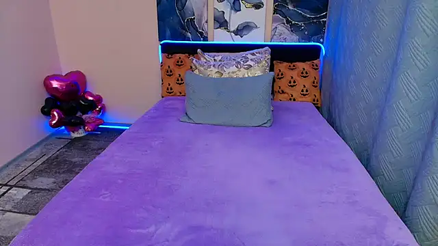 BlondPearl online show from 11/11/25, 09:42