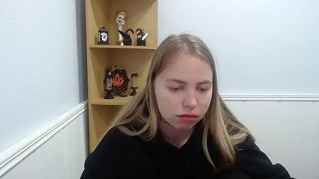 Snapshot of klerkarina chatting on 10/17/25, 05:33 klerkarina online show from 10/17/25, 05:33