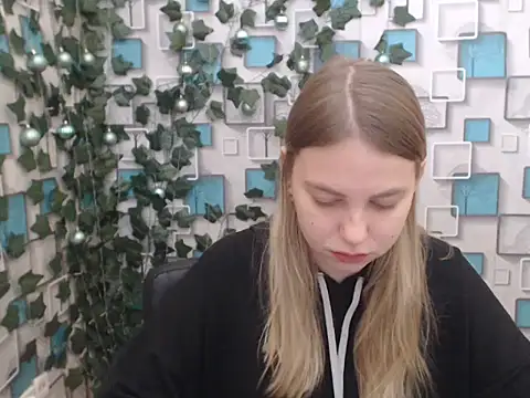 Snapshot of klerkarina chatting on 01/04/25, 06:09 klerkarina online show from 01/04/25, 06:09