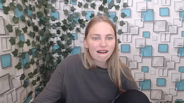 Snapshot of klerkarina chatting on 09/21/25, 04:50 klerkarina online show from 09/21/25, 04:50
