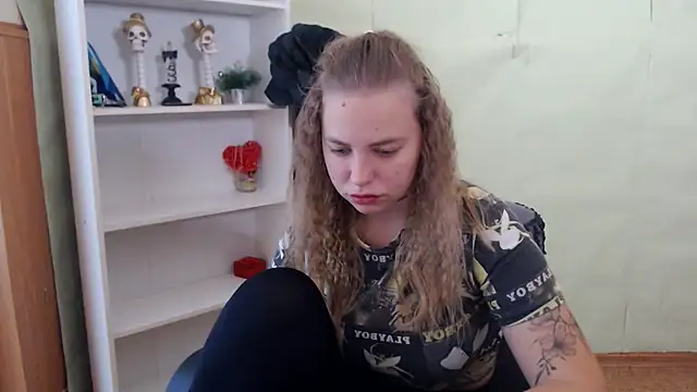 Snapshot of klerkarina chatting on 09/26/25, 05:14 klerkarina online show from 09/26/25, 05:14