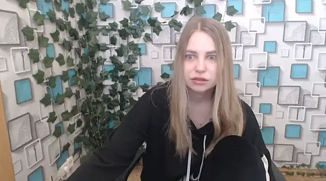 Snapshot of klerkarina chatting on 02/20/25, 05:44 klerkarina online show from 02/20/25, 05:44