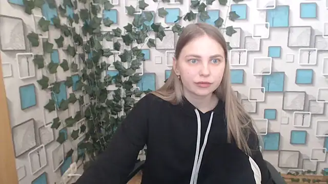 Snapshot of klerkarina chatting on 03/04/25, 10:24 klerkarina online show from 03/04/25, 10:24