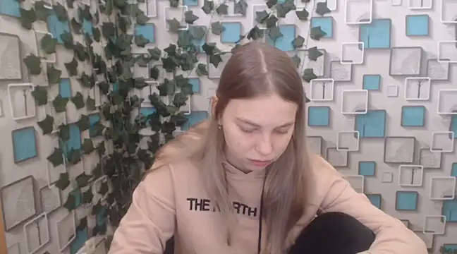 Snapshot of klerkarina chatting on 02/08/25, 06:01 klerkarina online show from 02/08/25, 06:01