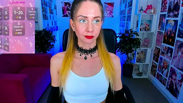 Snapshot of GrayceWild chatting on 01/19/25, 11:45 GrayceWild online show from 01/19/25, 11:45