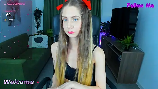 Snapshot of GrayceWild chatting on 01/23/25, 11:48 GrayceWild online show from 01/23/25, 11:48