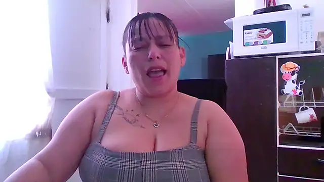 Snapshot of Diana_Lozano chatting on 06/11/26, 03:31 Diana Lozano online show from 06/11/26, 03:31