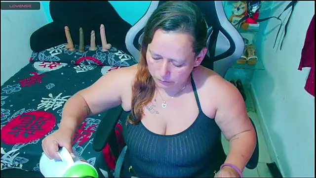 Diana Lozano online show from 10/26/25, 03:18