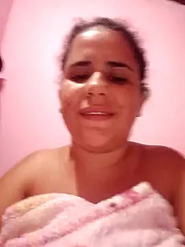 Snapshot of ValeriaSantos- chatting on 03/07/25, 04:00 ValeriaSantos- online show from 03/07/25, 04:00