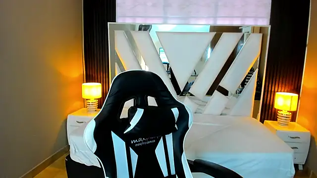 Linda4Petite online show from 11/09/25, 01:15