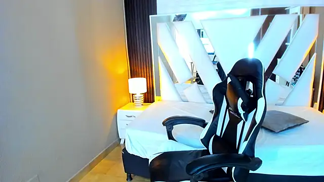 Linda4Petite online show from 11/10/25, 06:13