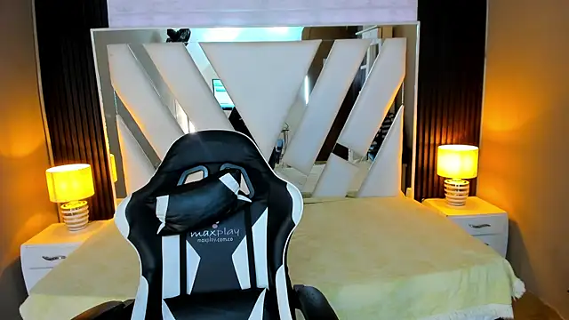 Linda4Petite online show from 12/19/25, 06:10