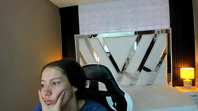 Linda4Petite online show from 01/18/26, 02:20