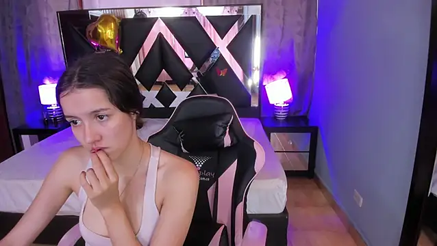 Linda4Petite online show from 07/22/26, 06:32