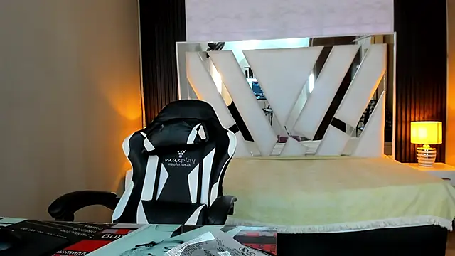 Linda4Petite online show from 03/09/26, 06:33