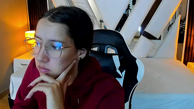 Linda4Petite online show from 11/30/25, 01:23