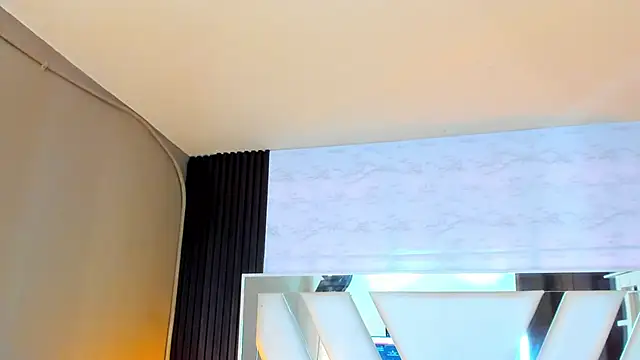 Linda4Petite online show from 11/18/25, 06:00