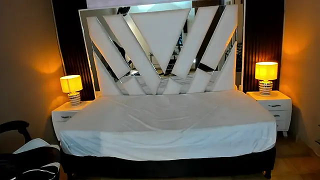 Linda4Petite online show from 02/09/26, 06:06