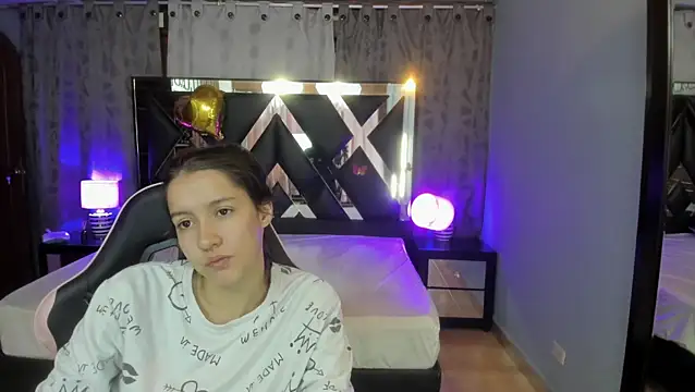 Linda4Petite online show from 06/14/26, 01:34