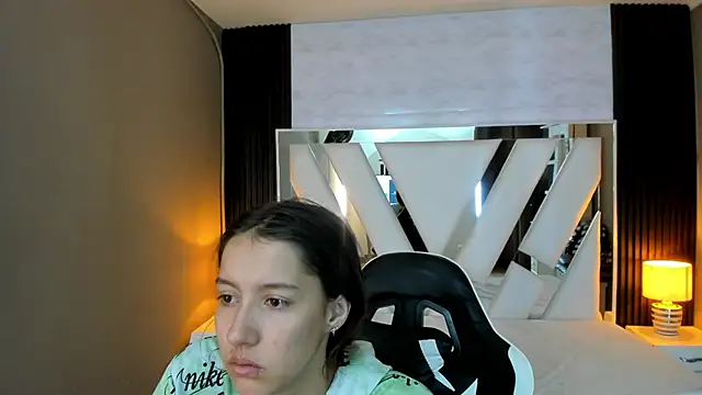 Linda4Petite online show from 02/22/26, 01:35