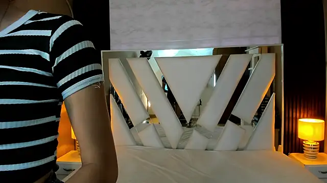 Linda4Petite online show from 12/20/25, 06:11