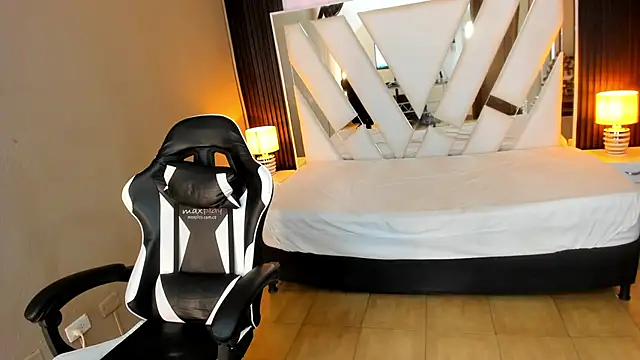 Linda4Petite online show from 01/13/26, 06:45