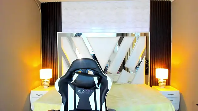 Linda4Petite online show from 11/28/25, 06:52