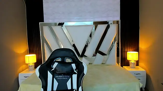 Linda4Petite online show from 02/11/26, 06:19