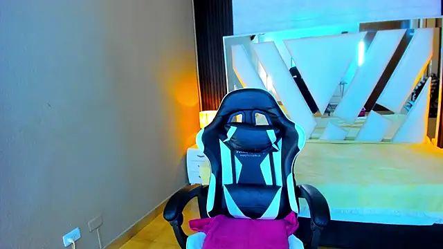 Linda4Petite online show from 01/14/26, 06:33