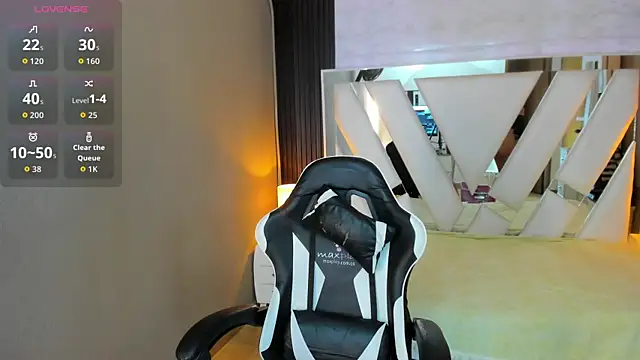 Linda4Petite online show from 03/28/26, 06:42