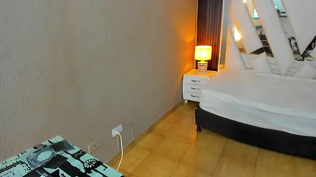 Linda4Petite online show from 04/15/26, 06:12