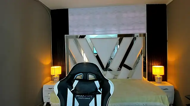 Linda4Petite online show from 01/12/26, 06:36