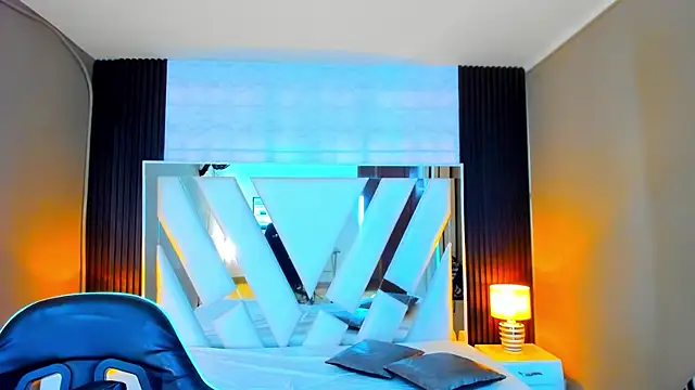 Linda4Petite online show from 01/17/26, 06:11