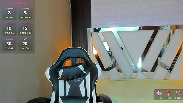 Linda4Petite online show from 04/14/26, 06:35