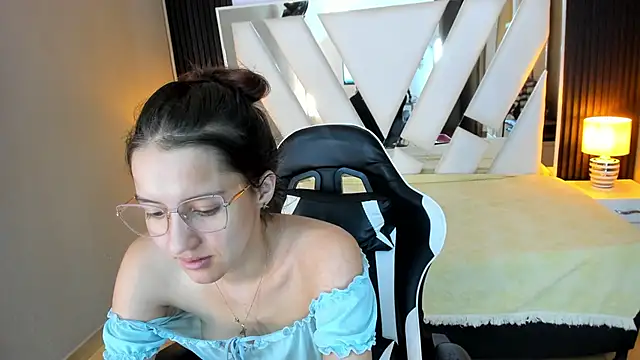 Linda4Petite online show from 01/07/26, 06:57