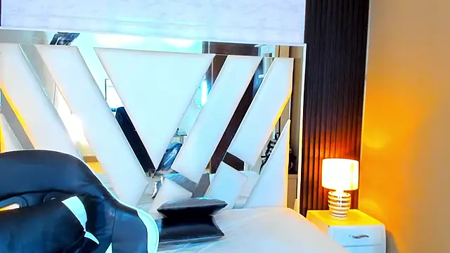 Linda4Petite online show from 11/15/25, 06:12