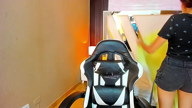 Linda4Petite online show from 04/01/26, 06:16