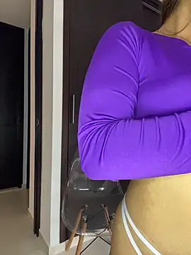 NatashaCruz- online show from 12/03/25, 09:36