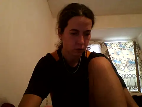 Snapshot of Tamilashaa chatting on 10/20/25, 10:27 Tamilashaa online show from 10/20/25, 10:27