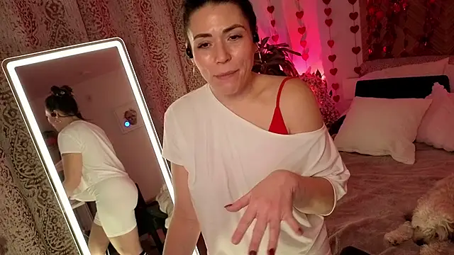 Ellie-L-Elizabeth online show from 02/15/26, 11:36