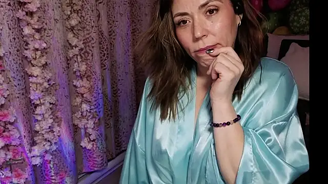 Ellie-L-Elizabeth online show from 03/25/26, 12:22